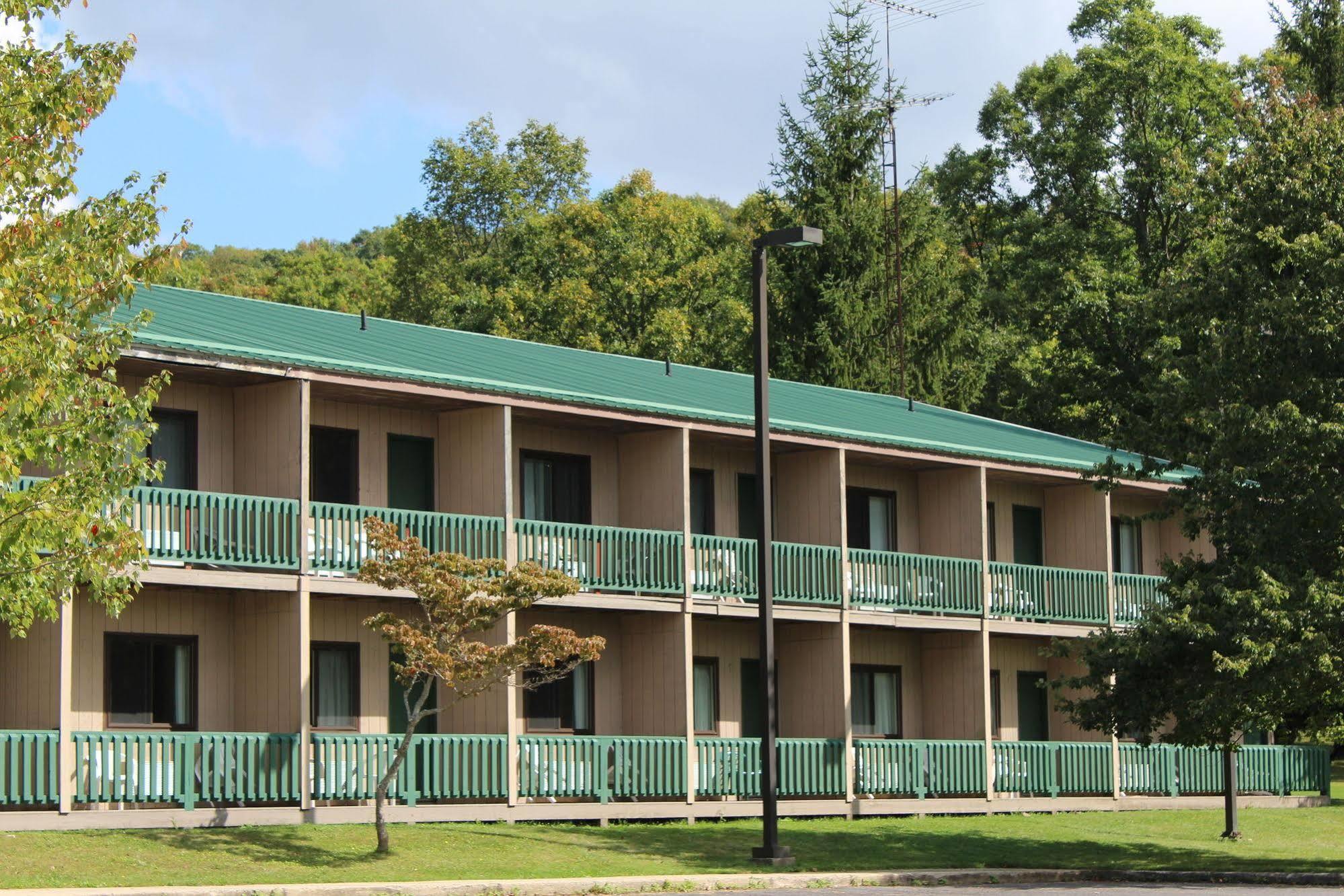 Alpine Lake Resort Terra Alta Εξωτερικό φωτογραφία